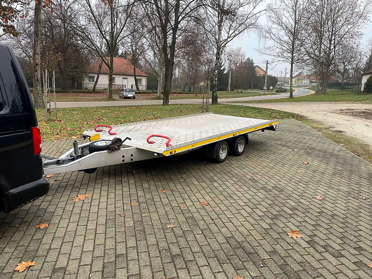 Gépkölcsönző – autószállító tréler és utánfutók